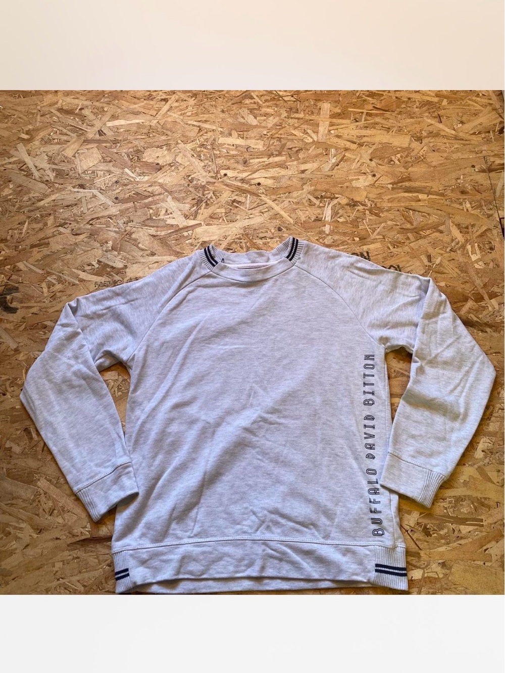 Buffalo David Bitton Men's Heather Gray Crewneck Sweatshirt with Side Logo